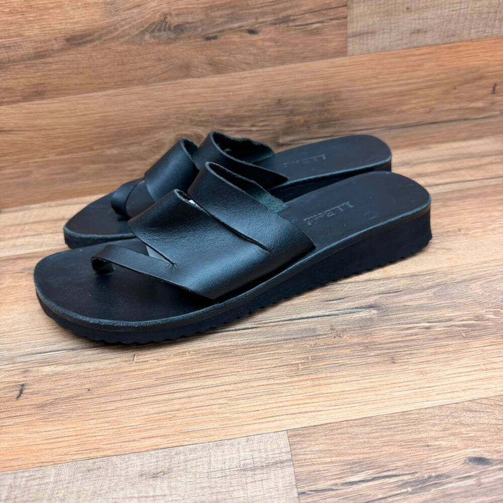 LL Bean women size 7.5 Strap Sandal Black leather shoes